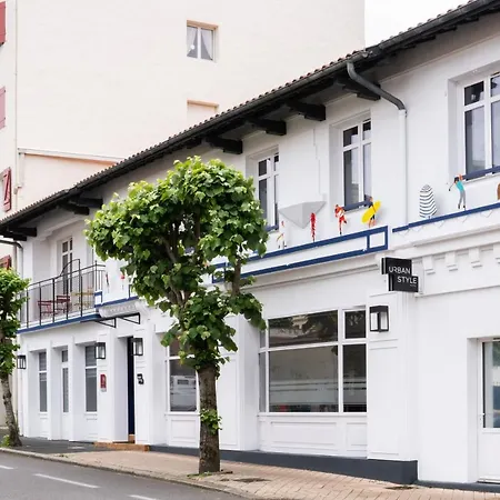 Отель Urban Style Biarritz Le Relais 3*