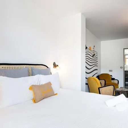 Отель Urban Style Biarritz Le Relais Биарриц