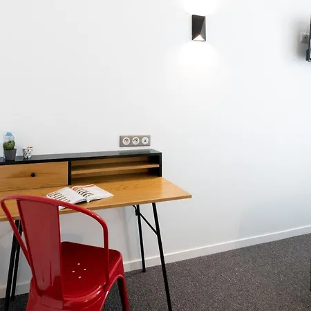 Urban Style Biarritz Le Relais Отель Биарриц