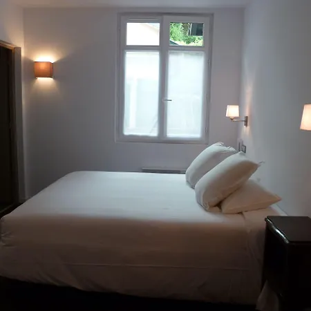 Urban Style Biarritz Le Relais Отель 3*