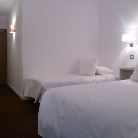 Отель Urban Style Biarritz Le Relais 3*