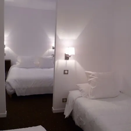 Urban Style Biarritz Le Relais 3* Биарриц