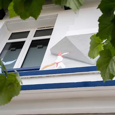 Urban Style Biarritz Le Relais Отель Биарриц