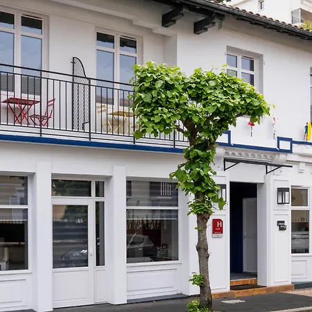 Urban Style Biarritz Le Relais Отель