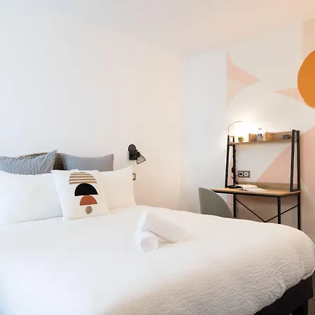 Urban Style Biarritz Le Relais 3* Биарриц