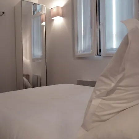 Отель Urban Style Biarritz Le Relais