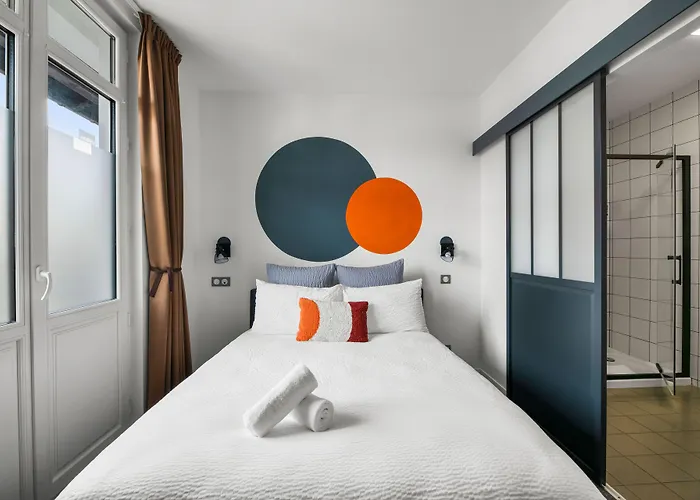 Urban Style Biarritz Le Relais 3* Биарриц